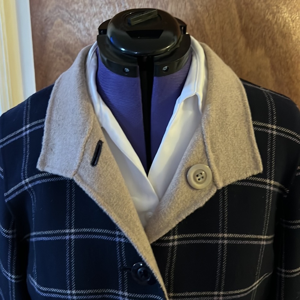 Woman’s Pendleton Jacket - image 4